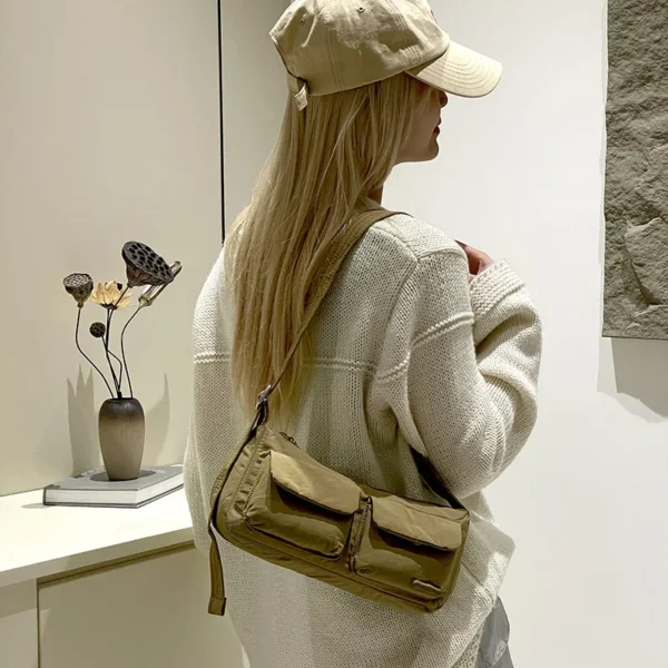 New Japanese and Korean women's nylon fabric motorcycle bag for leisure commuting, artistic and cute shoulder bag bolsos de muje