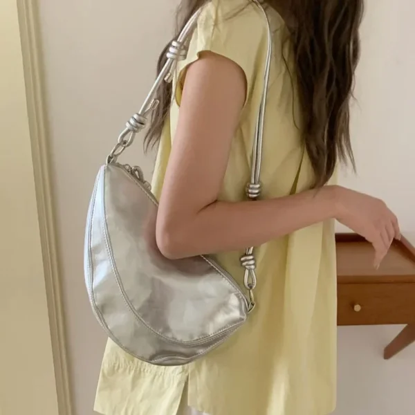 Korean Fashion Hobos Bag for Women 2024 New Casual Simple Niche Design Crossbody Saddle Bags