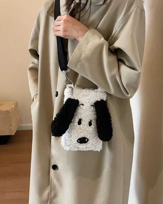 Autumn and Winter New New Shoulder messenger Bag Women 20x15x4cm Snoopy Cute Dog Mobile Phone Bag Cross Body Bag