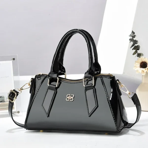 2025 New Women Shoulder Bag Vintage Fashion Designer Bright Leather Tote Bag Exquisite Handbag Female Boston Pillow Bag