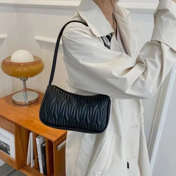 Luxury PU Leather Shoulder Bag Pleated Solid Color Crossbody Bag Handbag Makeup Lipstick Purse PU Underarm Bag Outdoor