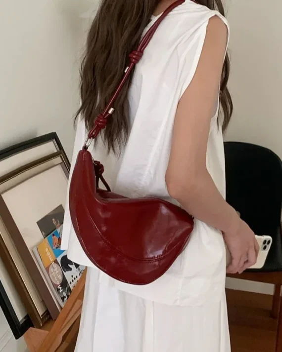 Korean Fashion Hobos Bag for Women 2024 New Casual Simple Niche Design Crossbody Saddle Bags