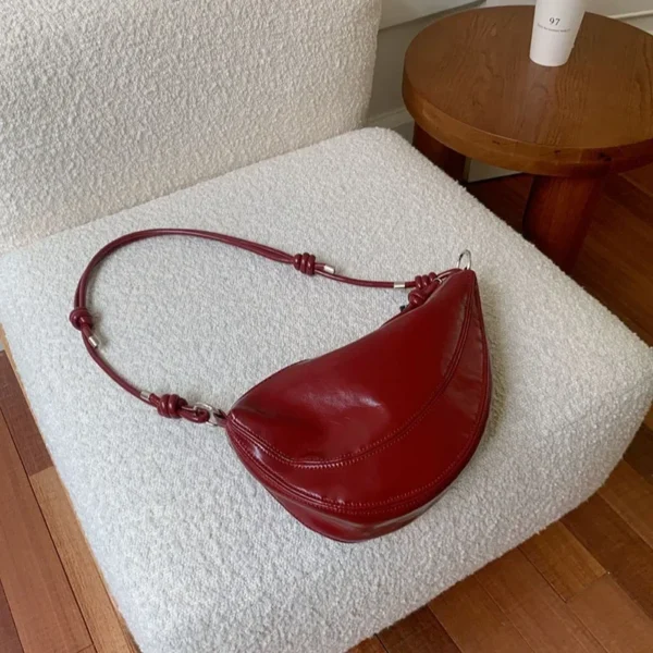 Korean Fashion Hobos Bag for Women 2024 New Casual Simple Niche Design Crossbody Saddle Bags