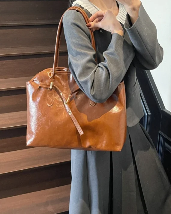Korean Fashion Womens Shoulder Bag Soft Leather Luxury Designer Bags Bowling Handbag Casual Luxury Vintage New Boston Tote Bag