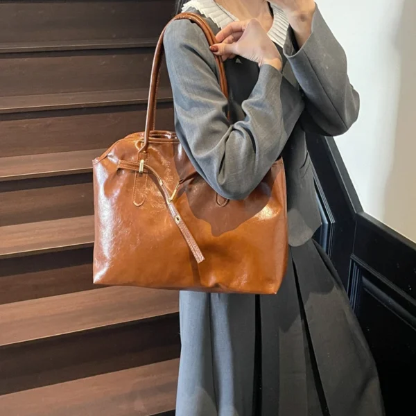 Korean Fashion Womens Shoulder Bag Soft Leather Luxury Designer Bags Bowling Handbag Casual Luxury Vintage New Boston Tote Bag