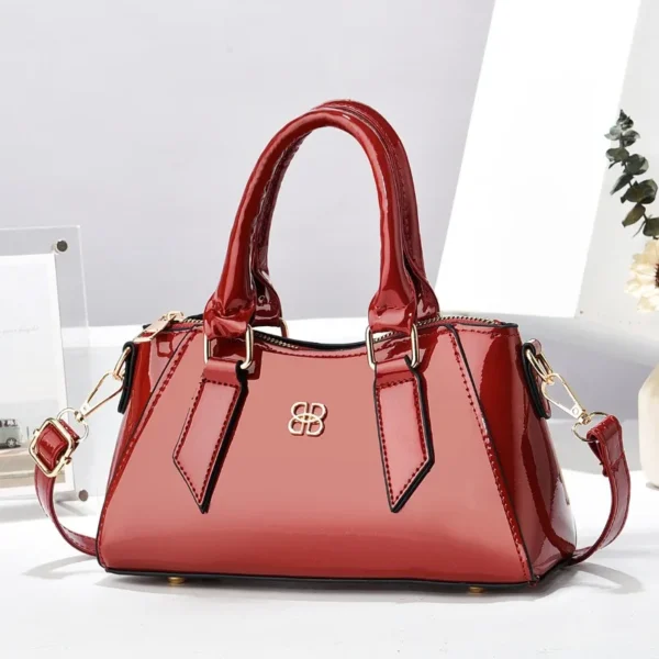 2025 New Women Shoulder Bag Vintage Fashion Designer Bright Leather Tote Bag Exquisite Handbag Female Boston Pillow Bag